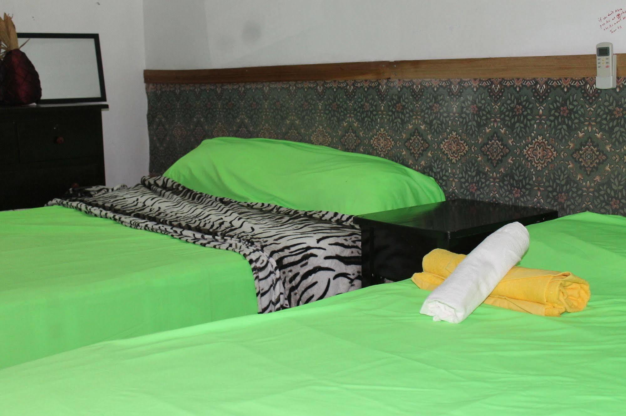Bachelor Inn Hotel Πόλη του Μπελίζ Εξωτερικό φωτογραφία